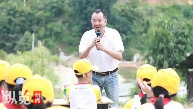 世界杯官方软件下载-纵览热点｜陈行甲在基金会年薪超70万引发争议，基金会回应：民政部门已关注到，经过核实没有问题
